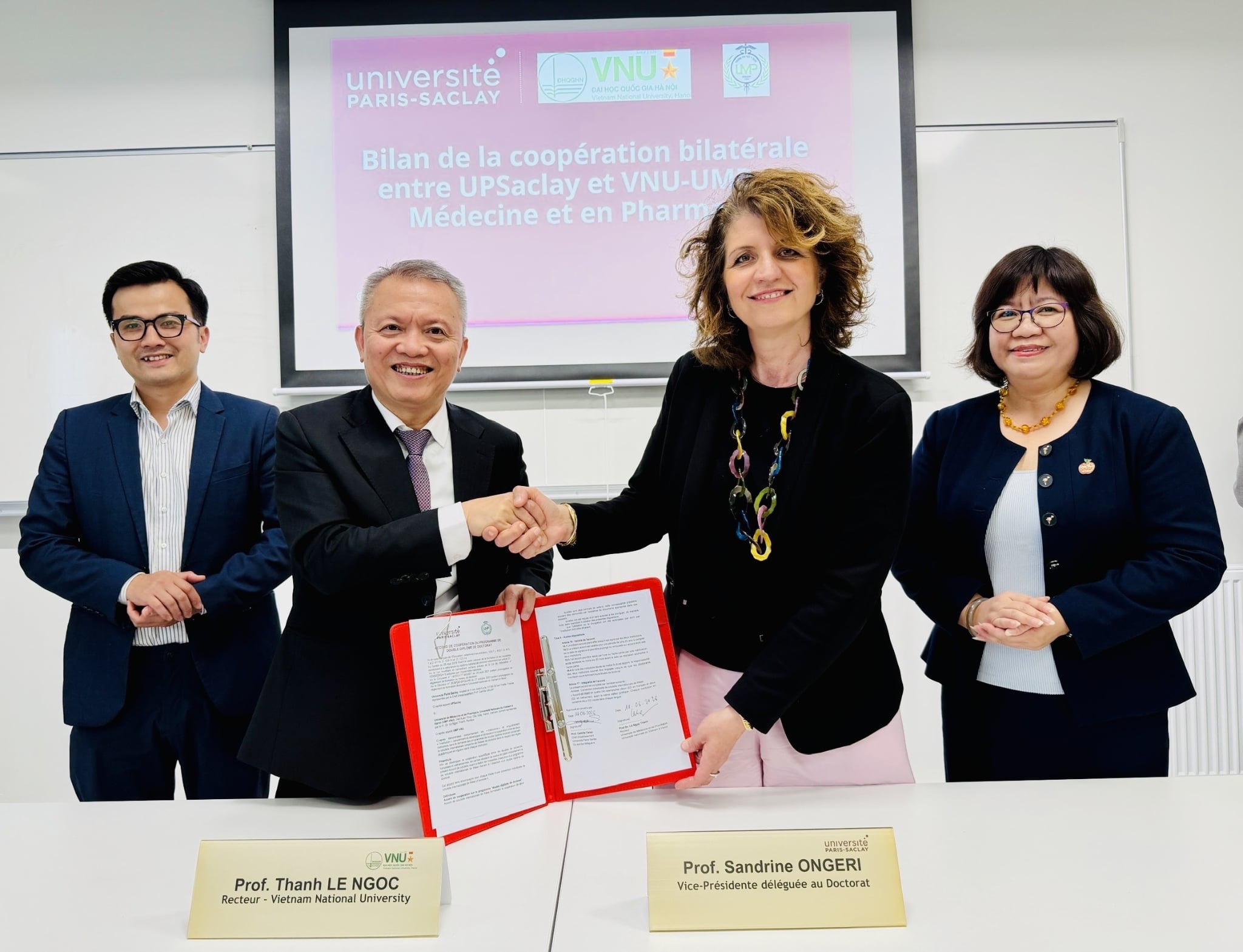 L’Université de Médecine et de Pharmacie signe un accord de double doctorat avec Paris-Saclay